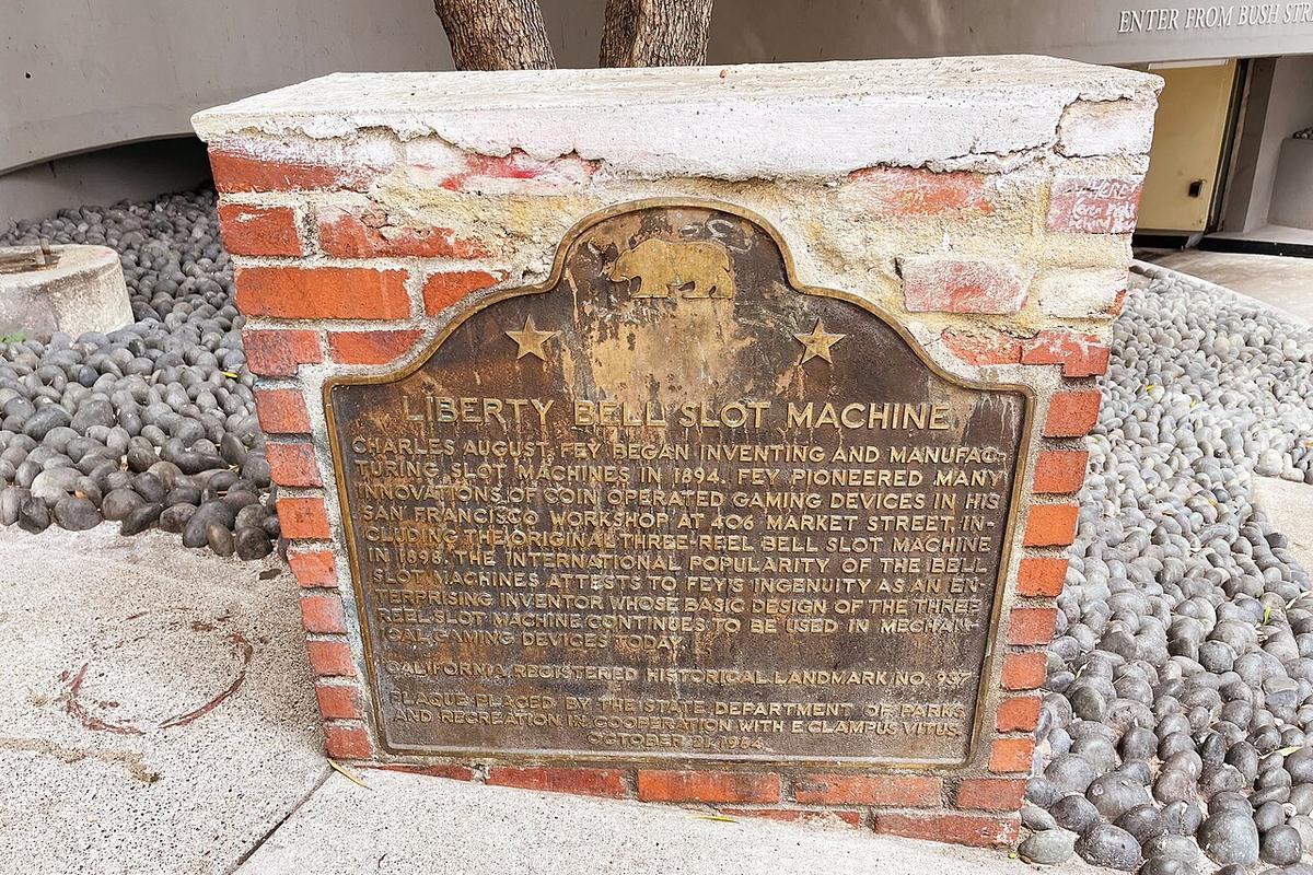 Mesin slot Liberty Bell antik, cikal bakal mesin slot